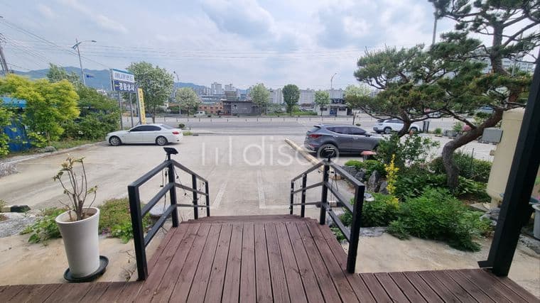 6차선도로가,주차장이 완비된 대지넗은 상가, 집기류 사용가능,냉온풍기3 2