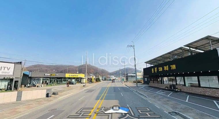 신축 1층 50평 2층 50평 합계  100평에 한정식 식당입니다 궁평리 스키장 들어가는 입구 대로변에 접해 있습니