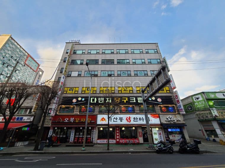 가산디지털단지역 인근 도로변에 위치 1