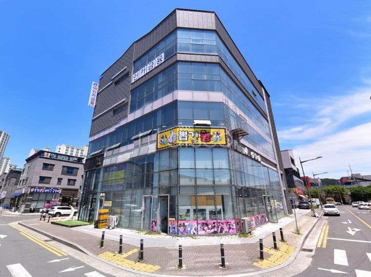 전면큼직 체육관 필라테스 pt 학원 사무실등 다용도 협의가능