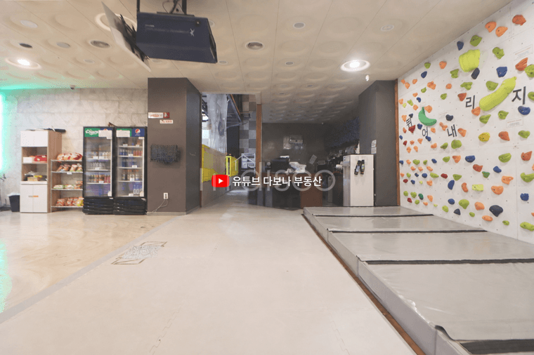 무권리 키즈카페, 층고7.5m,타업종 가능 대로변 노출 12