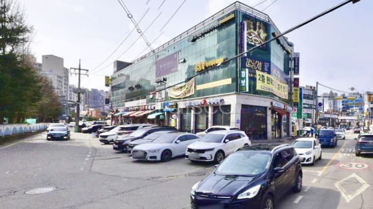 층별 선택 임대 가능 l 3층 l 무권리금 l 즉시입주 l 중심 상권 1