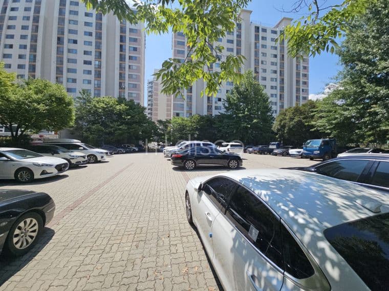 아파트인근 유동인구 많은점포  ( 하남시립도서관 건너편, 무료주차공간 넓음) 6