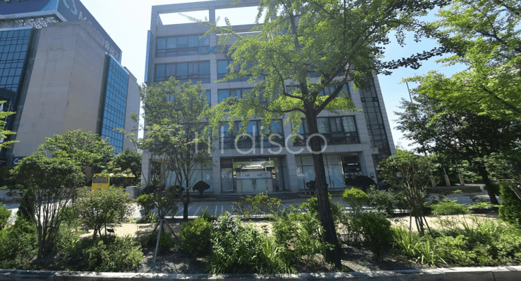 공공기관 1층 전체 임대 1