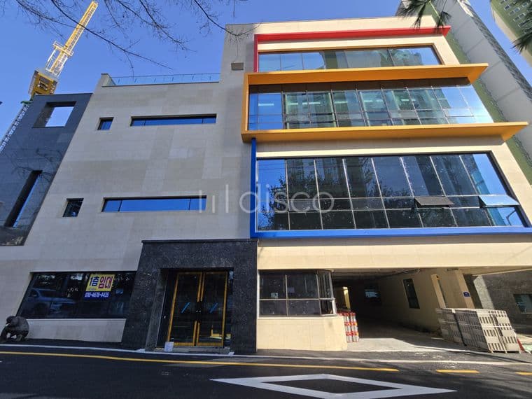 신축건물 주차장넓은 상가 2층(수영장),3,4층(학원) 입점완료. 1