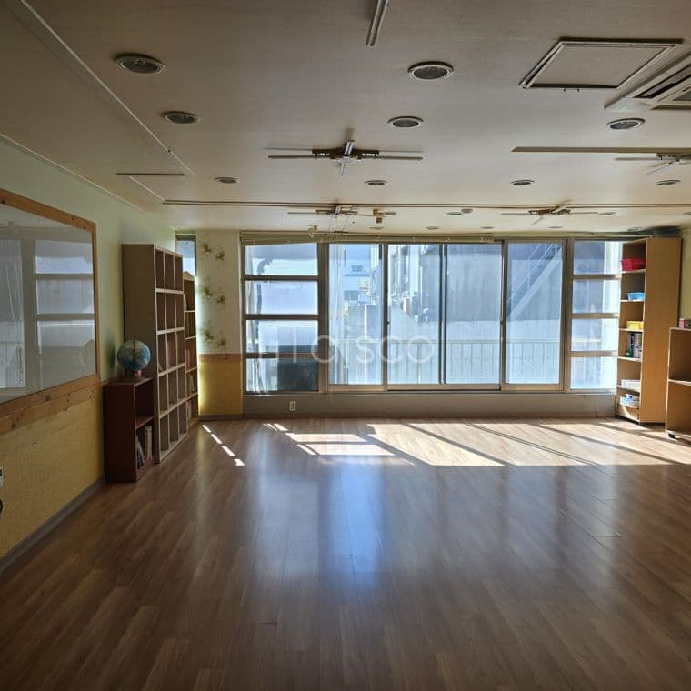 [전주 상가 임대] 우아동2가 1층 전용 55평,  버스정류장 2m, 1만세대 아파트 배후·마당 보유 6