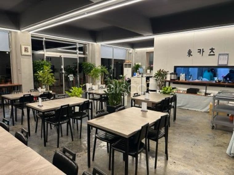 동량면 예쁜 돈가스,커피전문점. 주방완비,내부인테리어최상,마당,주차넓음 2