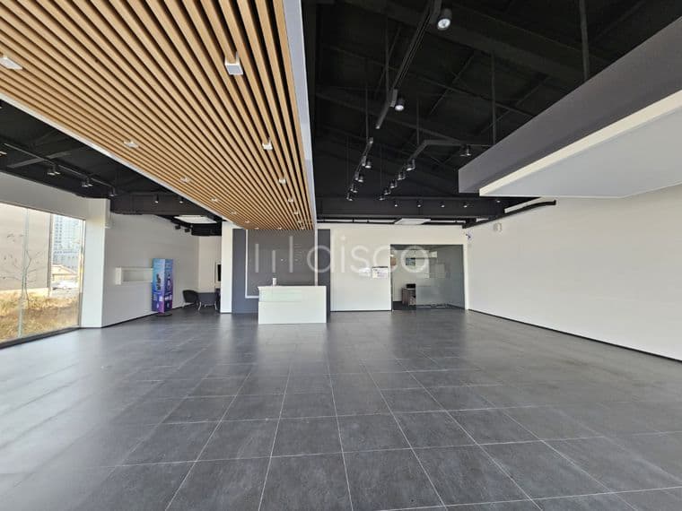 1층 264㎡(80평):보3000/월250, 2층 132㎡(40평) 사무실 보 2000/월130 1
