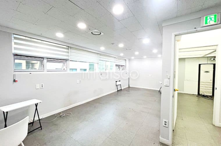 44.5p 단지내상가 깔끔한 인테리어 옥상테라스사용가능 매물번호: 22906 6