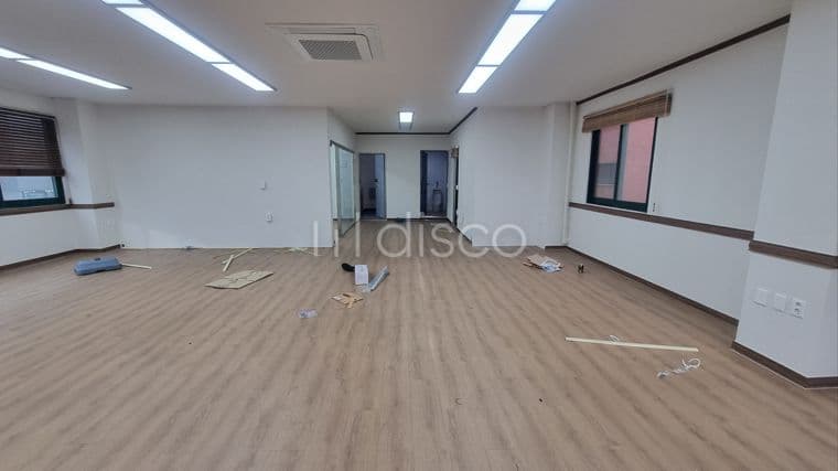 3면이 통유리로 개방감이 좋은 2층상가,천정형냉온풍기1,벽걸이냉온풍기1 5