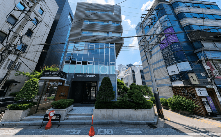 압구정로데오역 역세권, 도산공원 상권, 1층 단일층 대형 매장 1