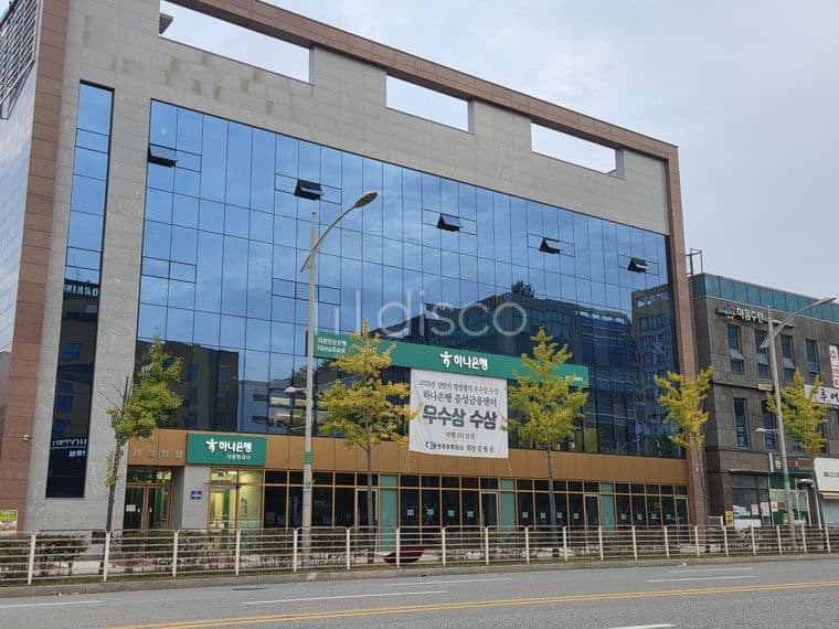 충북혁신도시 중심 대로변 하나은행건물 임대 1