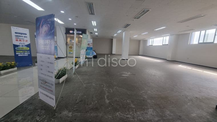 [전속 센추리21]올리브영이과 카페가 있고 병의원이 임차되어 있는 메디컬센터의 병의원 자리 14