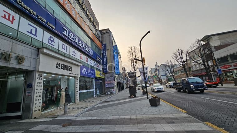 전주 중앙동 대로변 5층 상가 임대, 3층 180평 병의원, 4층 160평 대형공간, 1층 24평 상가 4
