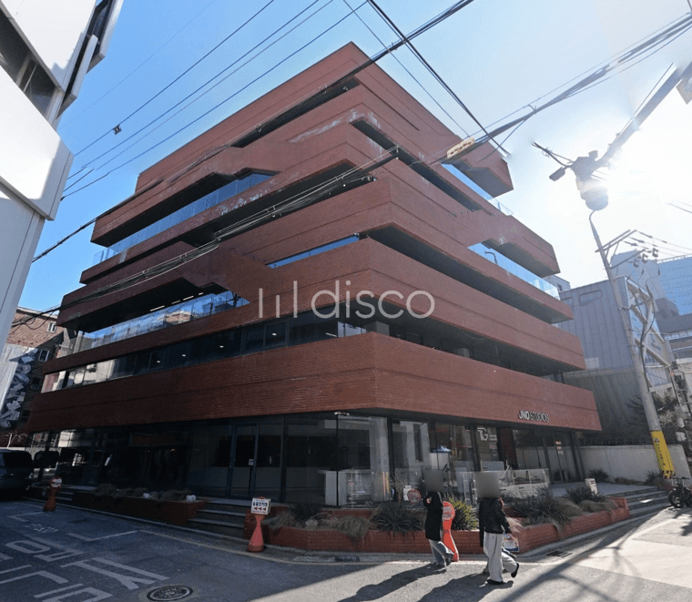 신사역(3호선)역세권 1층 상가