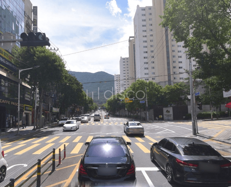 대로변상가 무권리 월촌역역세권 대단지아파트앞 풍부한배후세대 2