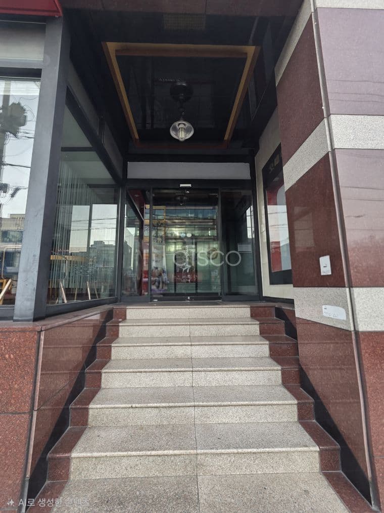 無권리, 동구청역세권, 일반음식점, 병의원,횡단보도앞,코너건물 1