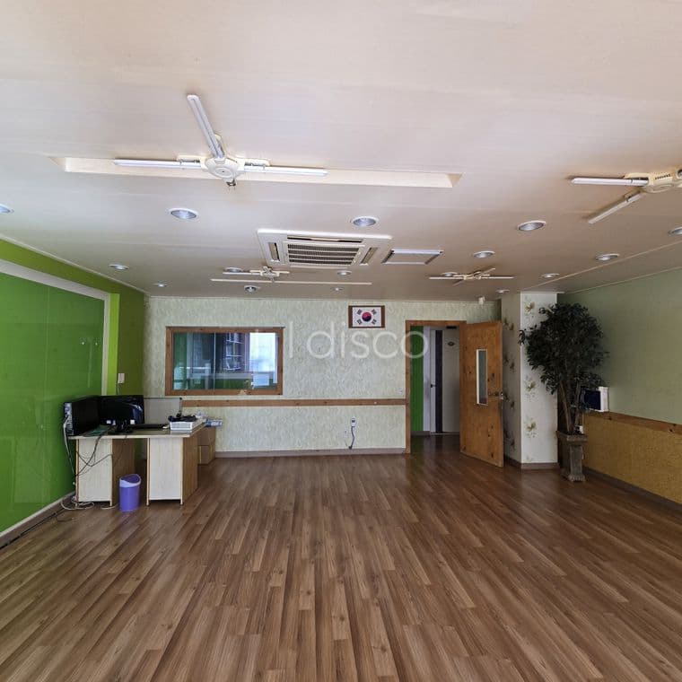 [전주 상가 임대] 우아동2가 1층 전용 55평,  버스정류장 2m, 1만세대 아파트 배후·마당 보유 5