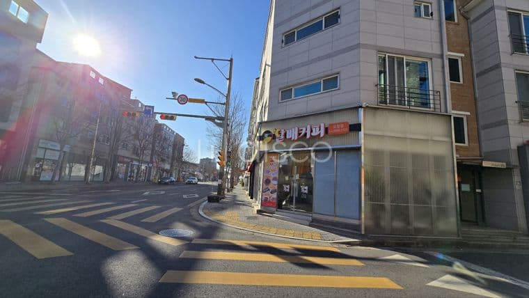 [전주 상가 임대] 효자동3가 삼거리 코너! 시인성 끝판왕 카페 자리 양도 (4차선 대로변) 2