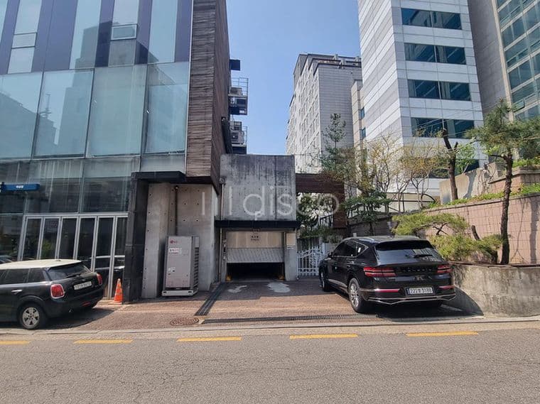 역삼역 역세권1층 코너 카페 자리 8