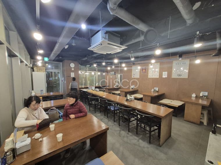삼성역 현대백화점 무권리 지하 성큰 초입 상가점포 임대 2