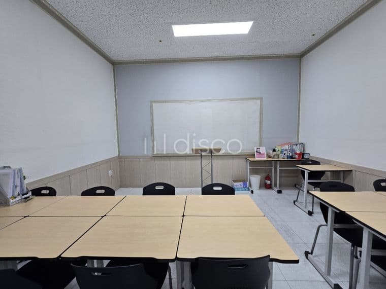 신월초인근 대로변전면상가 현학원운영중 인테리어A급 권시비소액 5