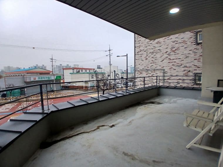 송학동 4차선변 1,2층 상가 임대 6