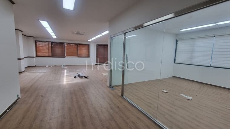 3면이 통유리로 개방감이 좋은 2층상가,천정형냉온풍기1,벽걸이냉온풍기1 1