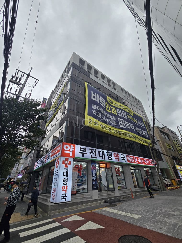 리모델링된 깨끗한 코너 병의원건물 가격절충 3