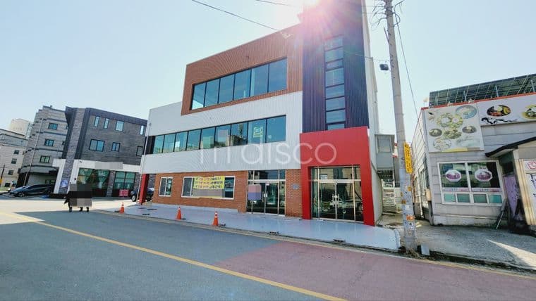 올리모델링하여 깨끗함. 주차가능 1