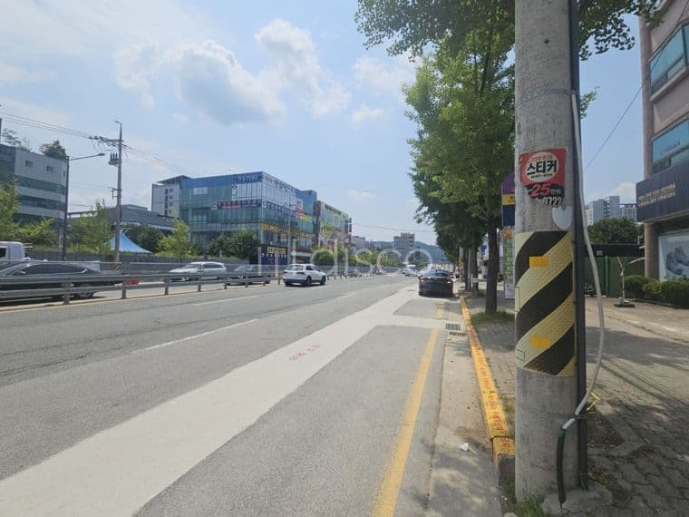 전시장 및 판매대리점 에 적합한 점포 ( 차량 통행 많으며 사거리 인접)  11