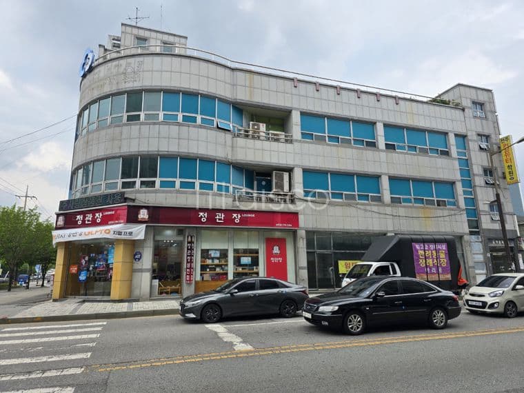 전주 삼천동 사거리 코너 상가 임대/1층 50평 보증금 3,000만원.월 190만원/3층 93평 보증금 5,000만 6