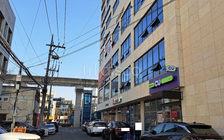 지상철 수성못역 바로옆 신축상가 임대.두산동 먹자골목.가시성 뛰어난 상가.랜트프리. 1