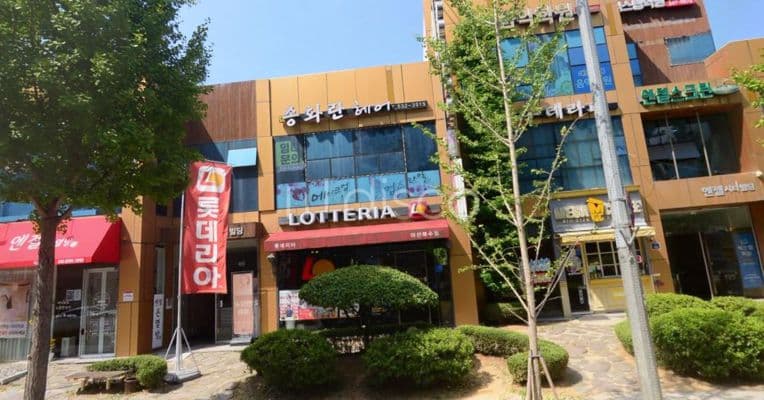 미용실 하실분 인수, 아파트 정문 앞