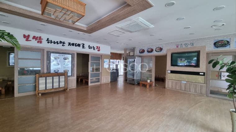 신연수동 상가 중심지 사거리코너 상가, 바로앞 주차장, 공원 있음. 3