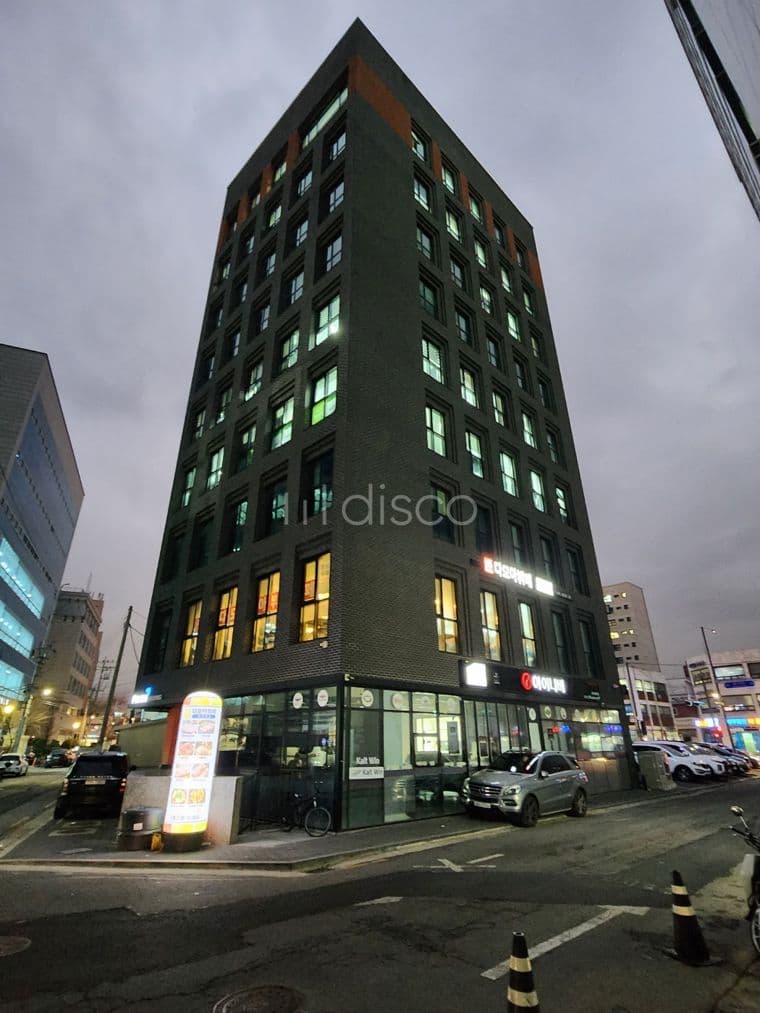 무권리, 엘베있는 지1층 전체, 썬큰형 외부 출입구 7