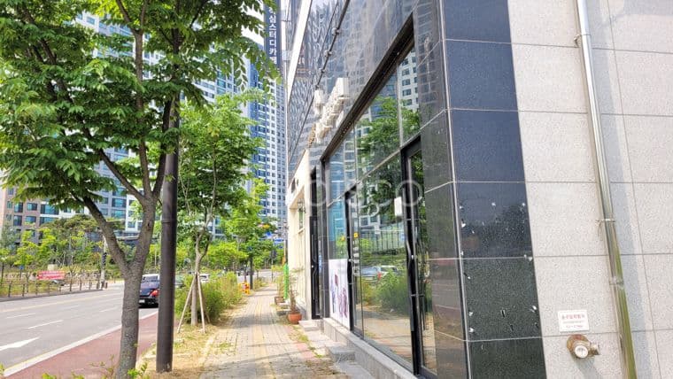 에코시티내 화정공원 인접상가로 천마지구개발로 유효수요 증가 기대됨.  1