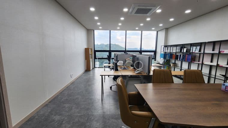 알파시티내 4차선 도로변 상가임대 | 높은층 연호지구 숲 바라보는  조망권 좋은 위치 2