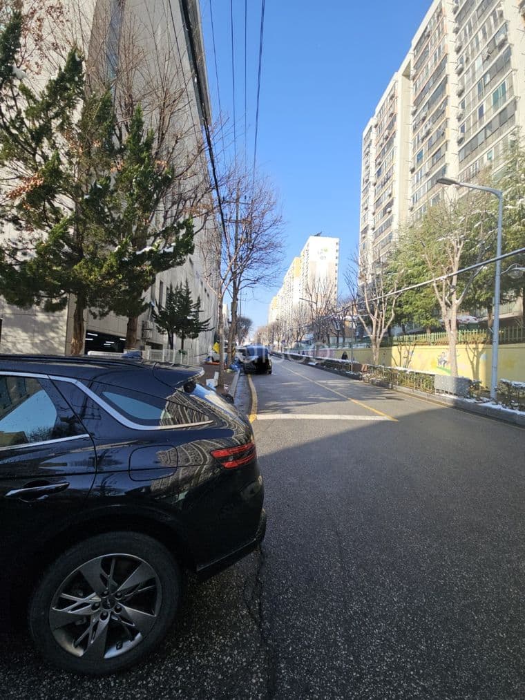 매일시장 입구 및 빛고을 체육 센터 주차장 입구 코너 상가(로컬푸드 및 프랜차이즈 ) 7