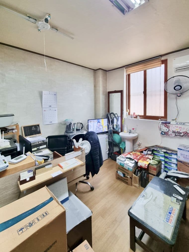 노출 효과 탁월한 1층 대로변 상가 . 즉시입주 . 무권리금 . 주차가능 6