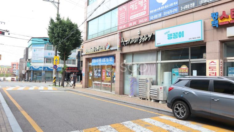 주택가 대형상가. 노출 양호. 대단지 아파트 정문 4