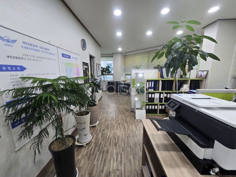 전주 송천동1가 4차선 대로변 4층의 3층 전용 53평 임대 3