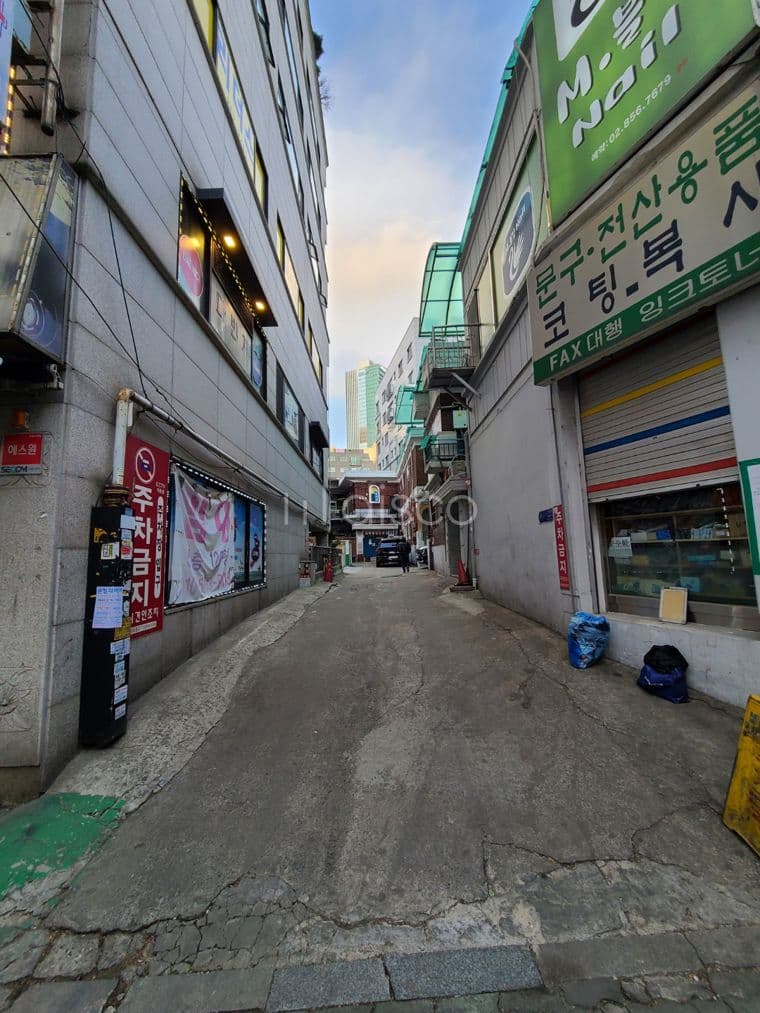 가산디지털단지역 인근 도로변에 위치 2