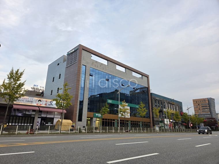 충북혁신도시 중심 대로변 하나은행건물 임대 2
