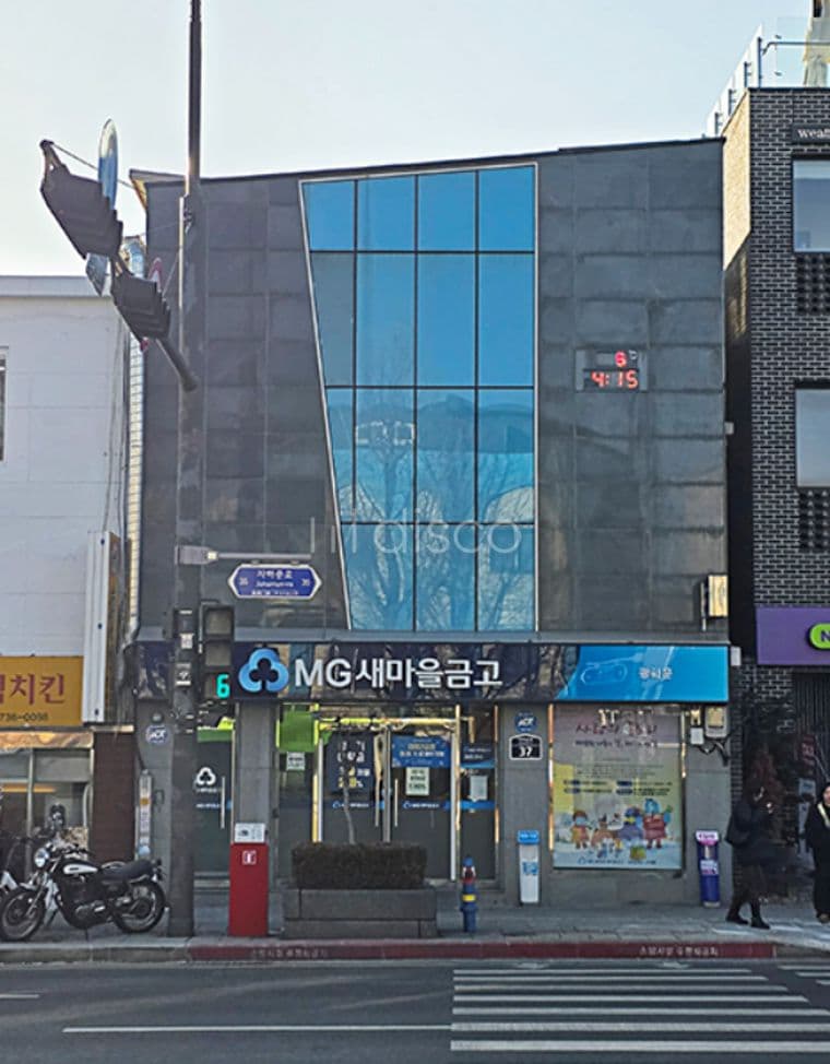 서촌 메인 횡단보도 앞 무권리 전 층 통임대 (임차조건 협의가능 ) 2