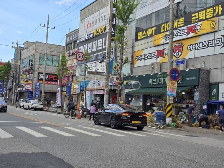 익산 부송동 전용 377.61㎡(약 114평) 대형마트 임대, 보증금 1억 월 517만 원, 일일 1천만원 매출 유 7