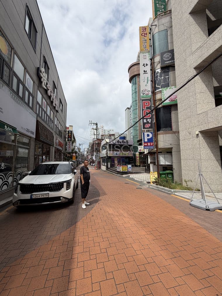 괴정역6번출구가 코앞. 먹자라인 커피숍 대박자리 9