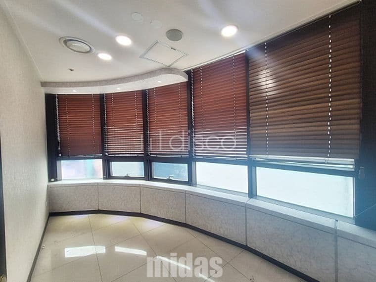 [강남역 초역세권] 역삼동  병의원 적합 룸 7실 인테리어 상가·사무실 임대 5