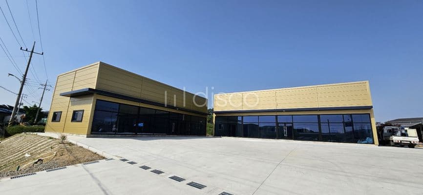 안성 죽산면 에덴블루CC 인근 2차선도로 접한 신축 단독상가 임대 3