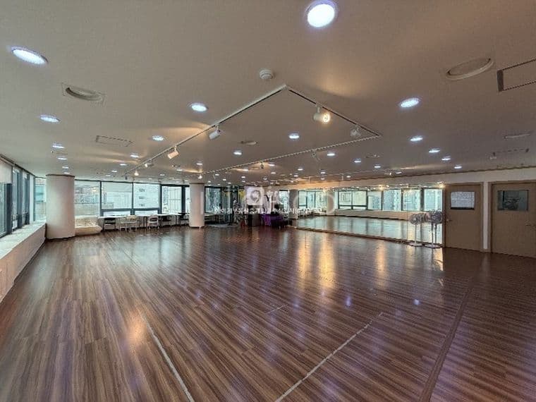 영중로(6차선) 대로변 빌딩, 7층 사무실or상가, 근생 용도, 아파트단지 인접  8